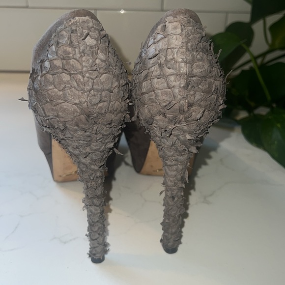 Brian Atwood Blayne Heels - Picture 3 of 16